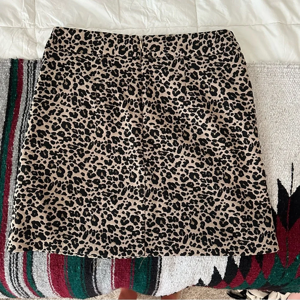 LOFT animal print skirt, mini style, size 6 - Picture 3 of 5